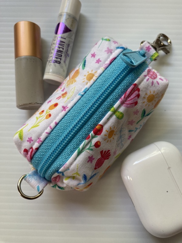 Light Floral Clip and Carry Pouch